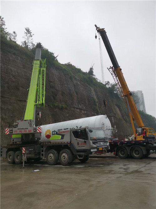黄梅县“不怕风雨冻”—— 吊车的 “恶劣环境适应” 技术